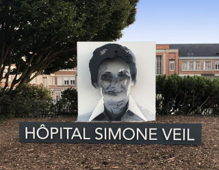 Hopital Simon Veil : un portrait géant 