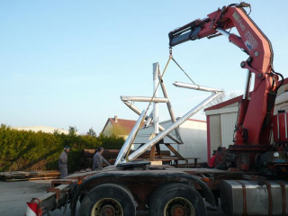 Porte de Bagnolet : TWISTED LAMPOST STAR par Mark Handforth, Oeuvre du Tramway T3