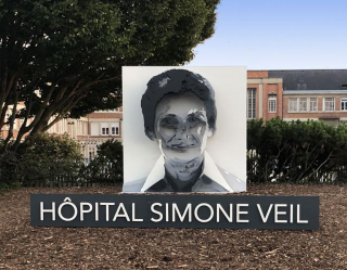 Hopital Simone Veil : un portrait gant 